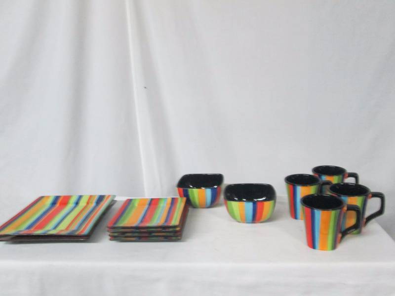 lot 49 image: Gibson Elite Florid Stripes Square Durastone Dinnerware Set