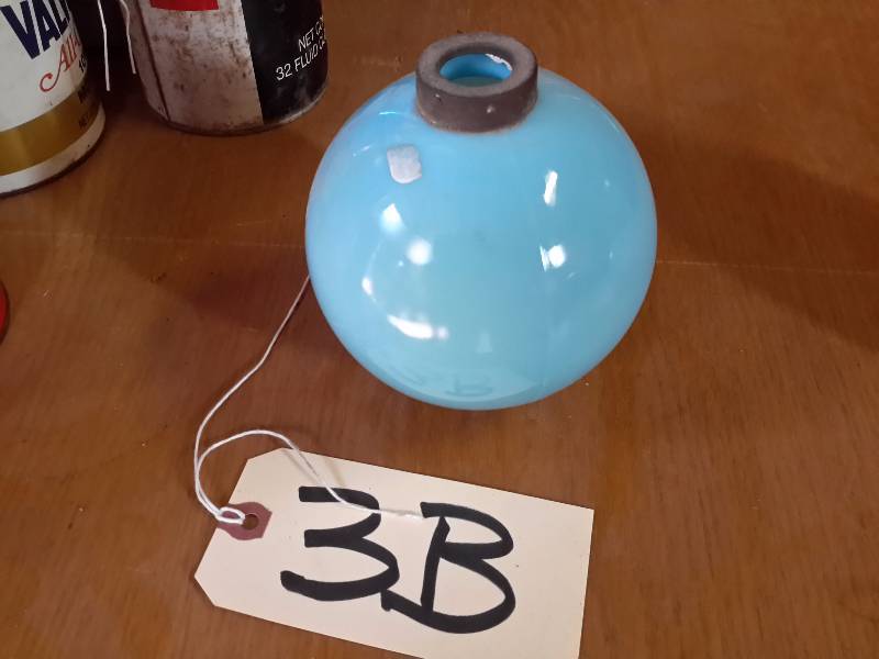 lot 3B image: 4in lightning rod  bulb