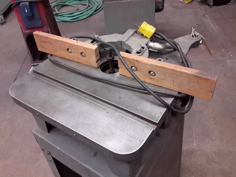 lot 2A image: Rockwell Shaper.. 12 in Spindle.. Tested and works