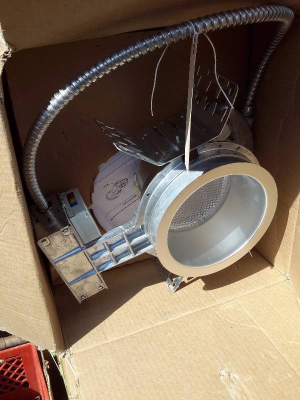 lot 23 image: Large lot of CAN lights.. New in their boxes. .Never used or installed