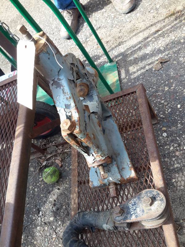 lot 30 image: Large Clevis and Ring