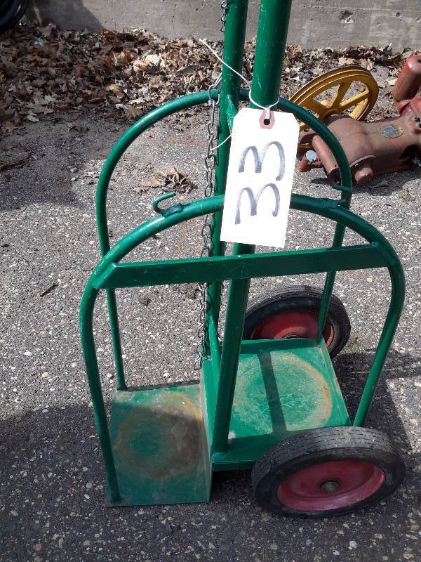 lot 33 image: Acetylene  tank cart.. 2 sides