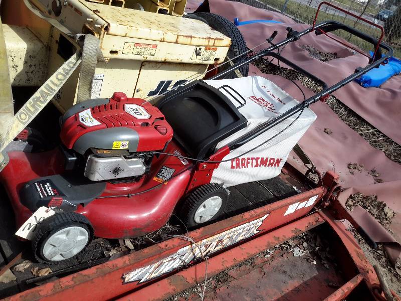 lot 36 image: Craftsman 7 H.P. Lawn Mower..