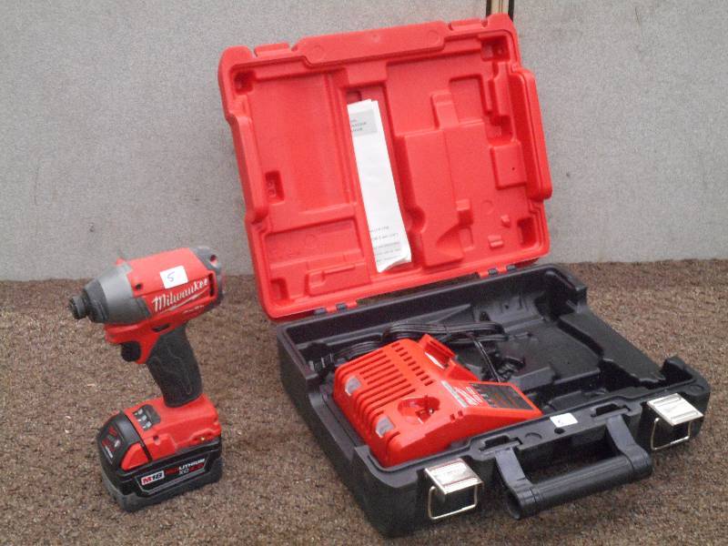 Milwaukee Fuel M18 Impact Driver Se...
