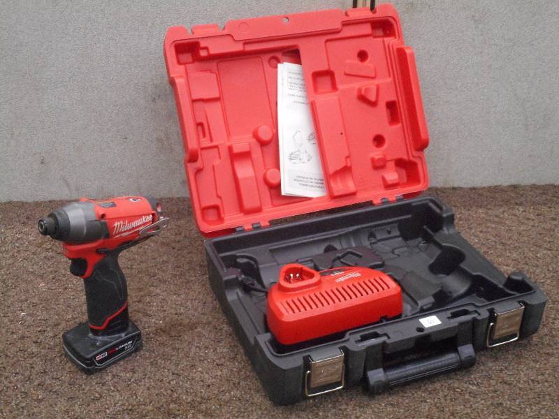 Milwaukee Fuel M12 14-Hex Impact ...