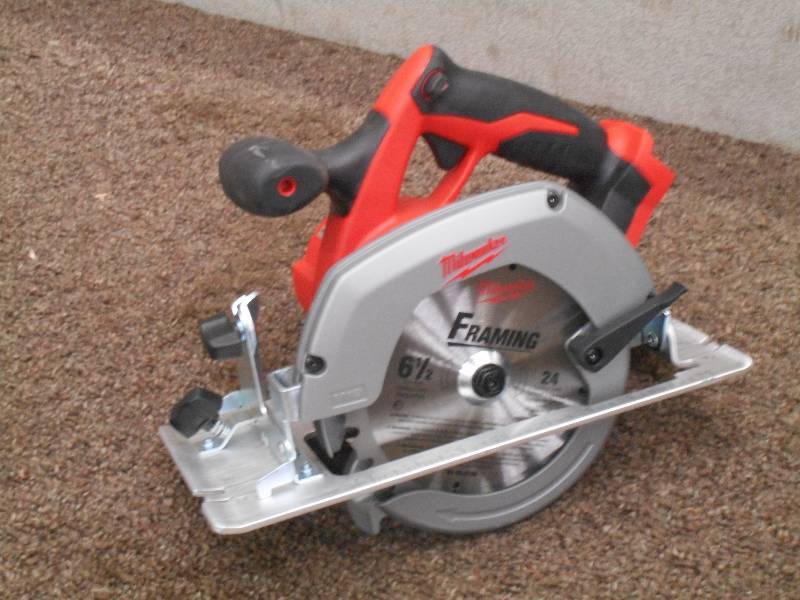 Milwaukee M18 6.5 Circular Saw Wit...