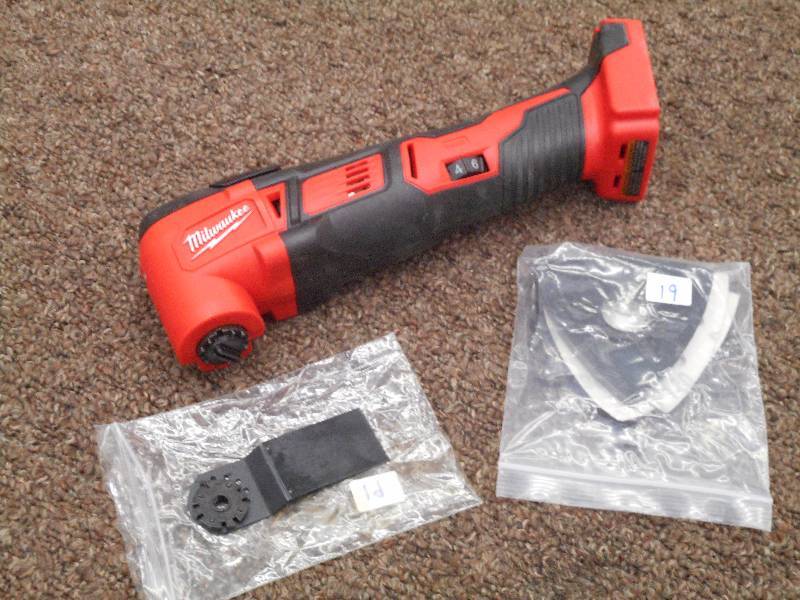 Milwaukee M18 Multi-Tool With Acces...