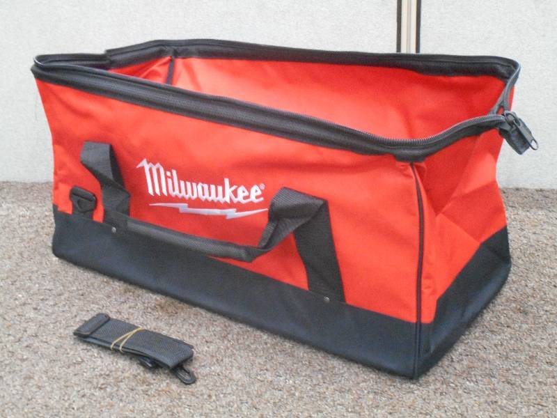 Milwaukee 11x22 Tool Bag With Sho...