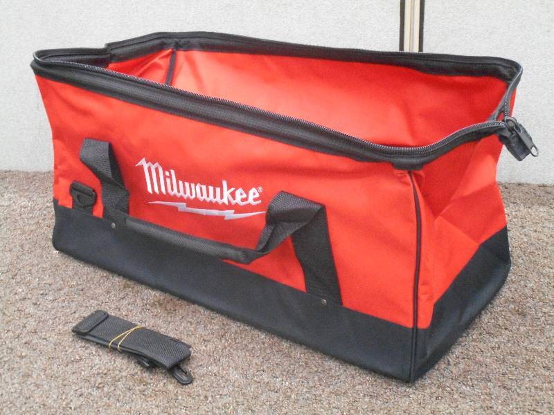 Milwaukee 11x22 Tool Bag With Sho...