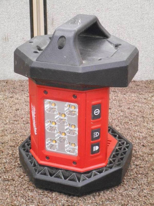 Milwaukee M18 LED Flood Light, Mult...