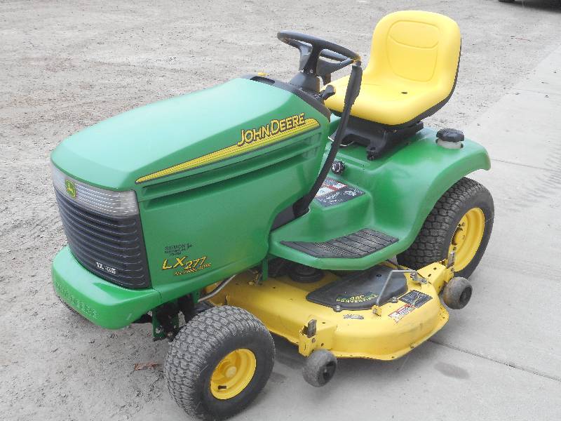 John Deere LX277 Tractor With All Wheel Steering LE John Deere