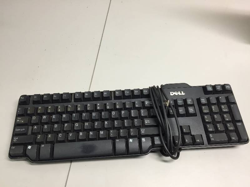 COMPUTER, MONITOR, KEYBOARD AND MOUSE