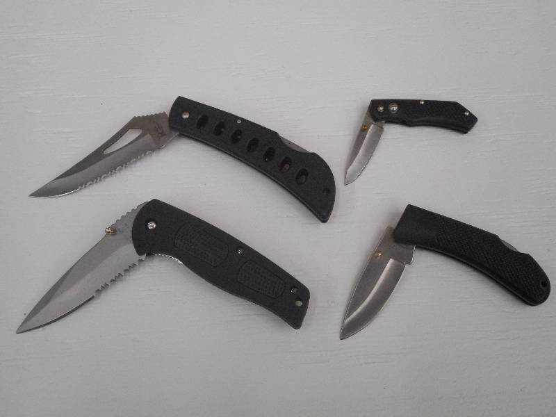 lot 11 image: Lot Of (4) Folding Pocket Knives ...