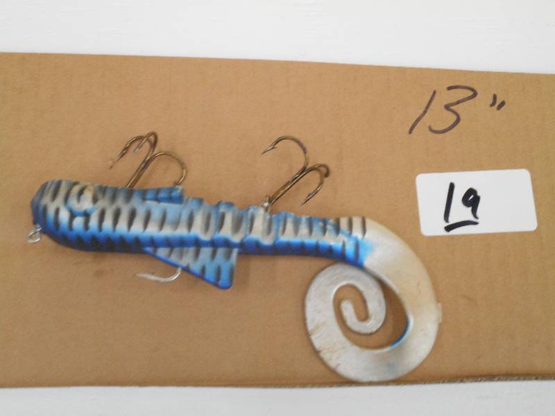 lot 19 image: (1) 13 Rubber Muskie Lure ...