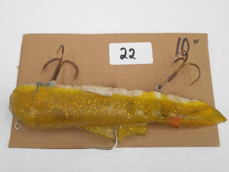 lot 22 image: (1) 10 Rubber Muskie Lure ...