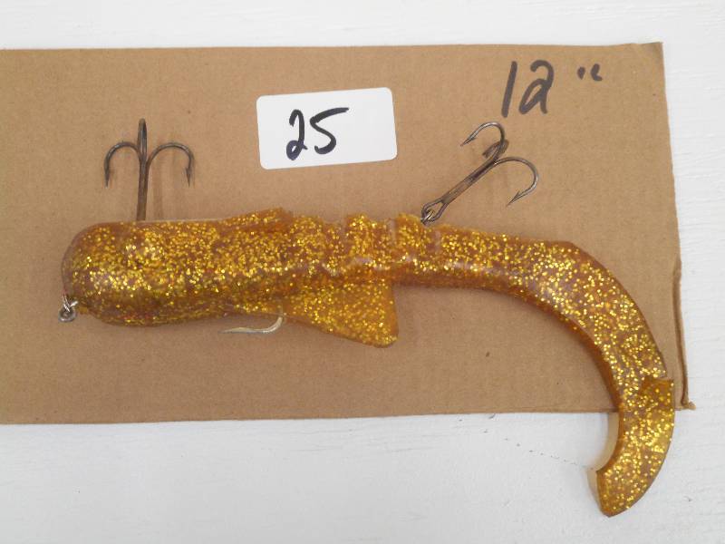 lot 25 image: (1) 12 Rubber Muskie Lure ...