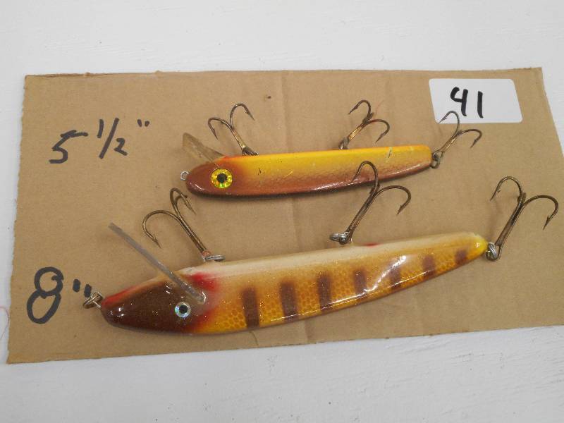 lot 41 image: (1) 5.5 & (1) 8 Muskie Crankbait ...