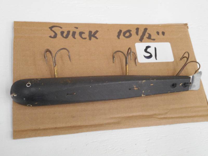 lot 51 image: (1) 10.5 Suick Muskie Lure ...
