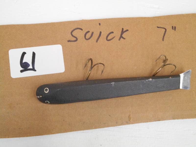 lot 61 image: (1) 7 Suick Muskie Lure ...