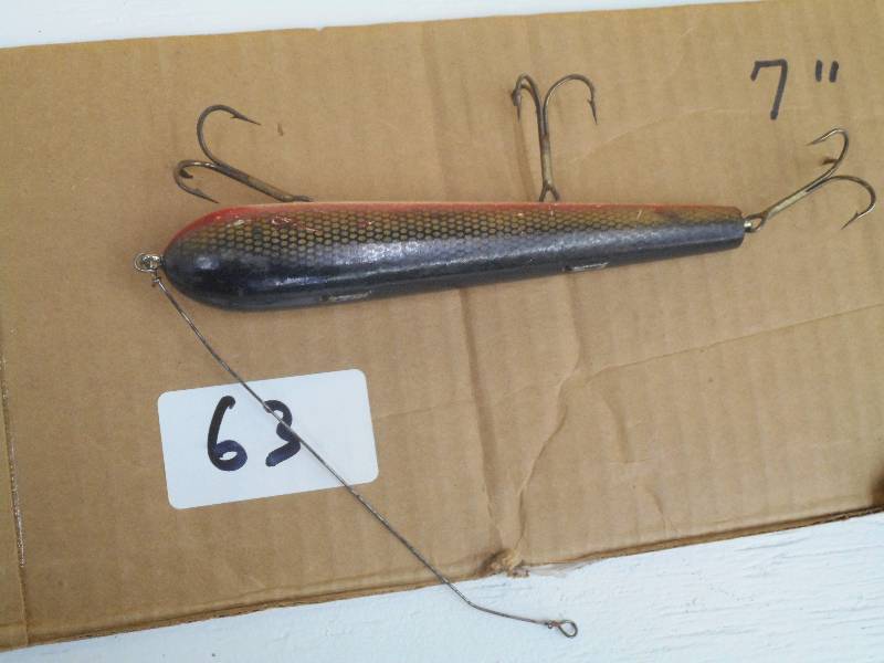 lot 63 image: (1) 7 Muskie Crankbait Lure ...