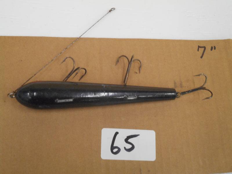 lot 65 image: (1) 7 Muskie Crankbait Lure ...