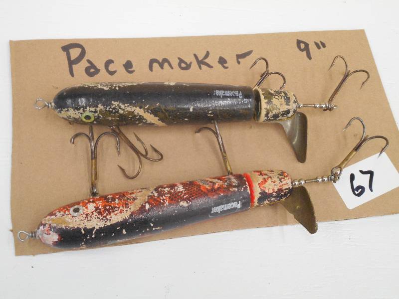 lot 67 image: (2) 9 Pacemaker Muskie Lures ...