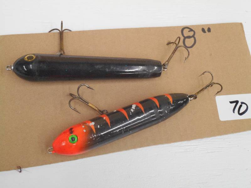 lot 70 image: (2) 8 Muskie Crankbait Lures ...