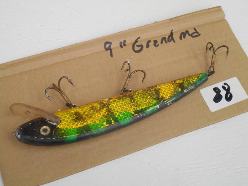 lot 88 image: (1) 9 Grandma Muskie Crankbait Lur...