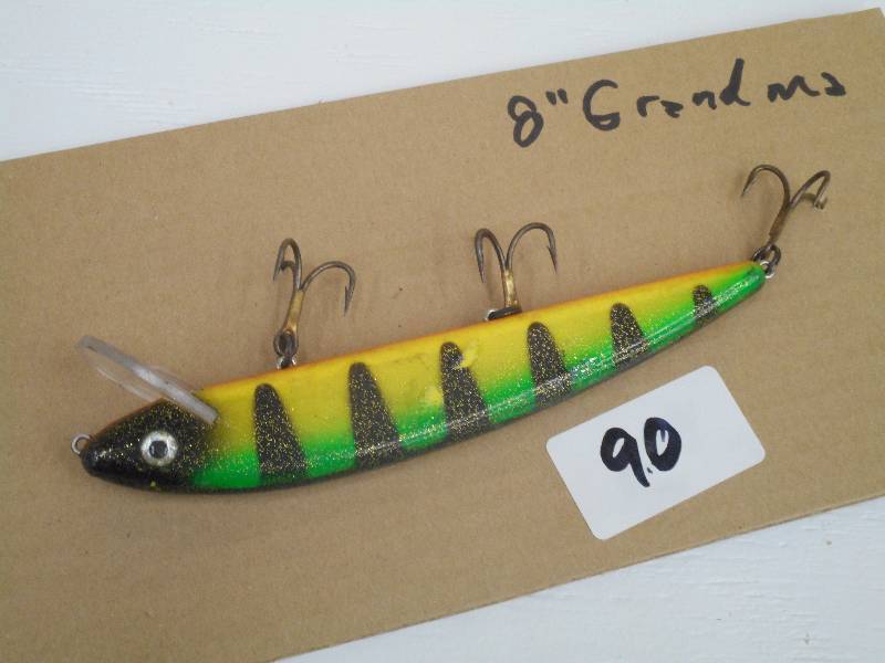lot 90 image: (1) 8 Grandma Muskie Crankbait Lur...
