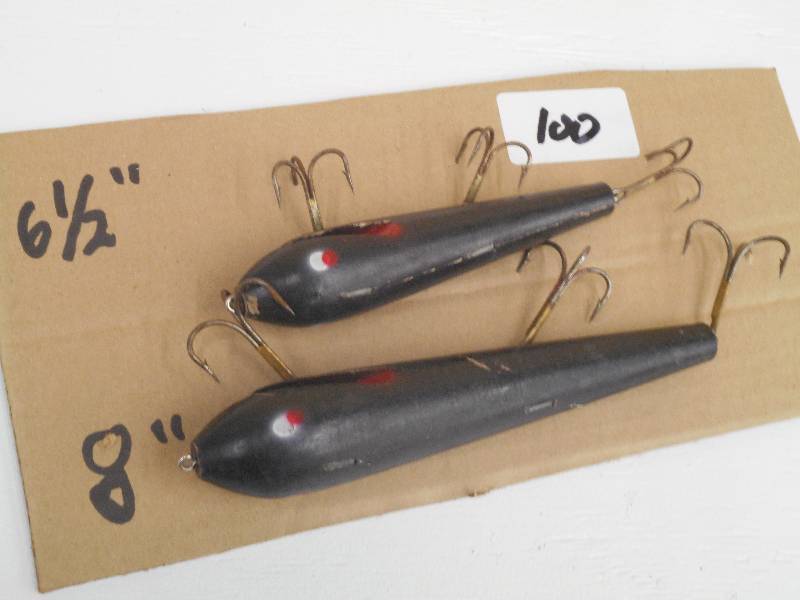 lot 100 image: (1) 6.5 & (1) 8 Muskie Crankbait ...