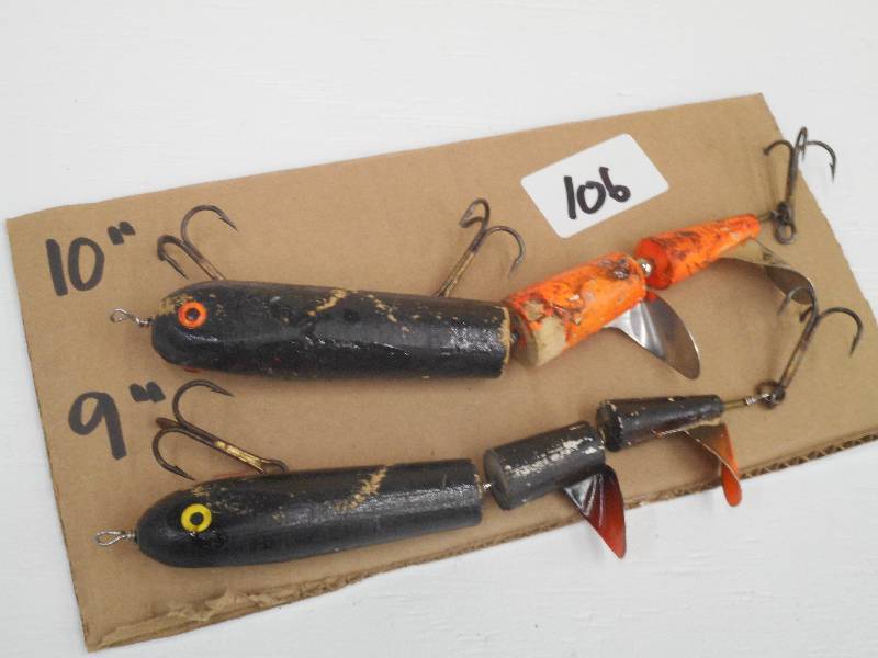 lot 106 image: (1) 9 & (1) 10 Muskie Lures ...
