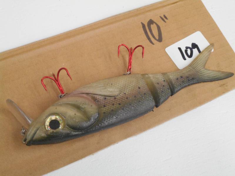 lot 109 image: (1) 10 Rubber Muskie Lure ...