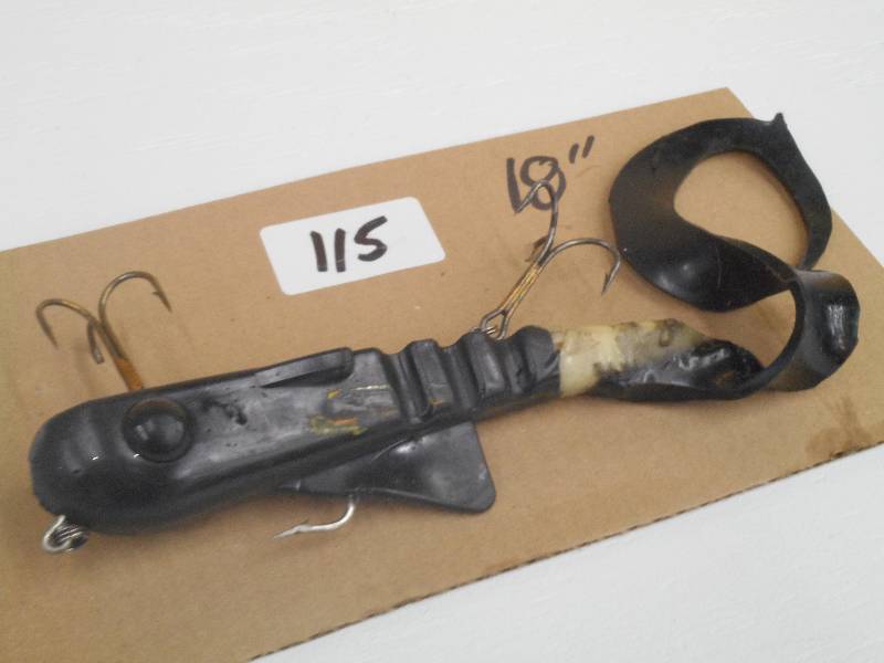 lot 115 image: (1) 18 Rubber Muskie Lure ...