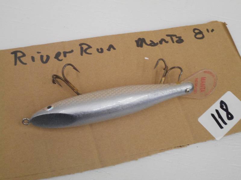 lot 118 image: (1) 8 Manta River Run Muskie Lure ...