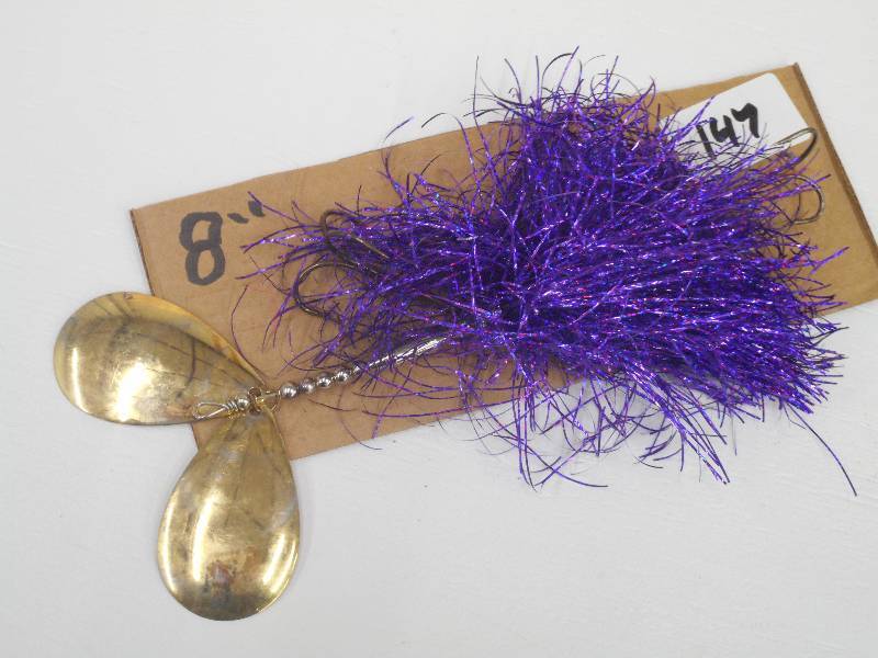 lot 147 image: (1) 8 Muskie Spinner Lure ...