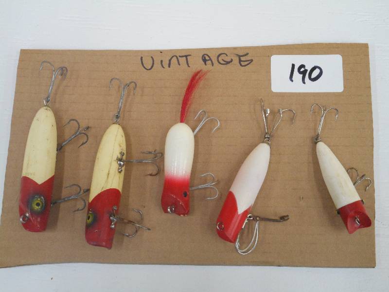 lot 190 image: Lot Of (5) Assorted Vintage Lures ...