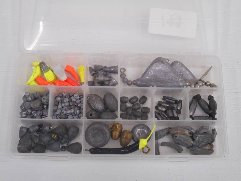 lot 199 image: Tray Full Of Assorted Weights & Sin...
