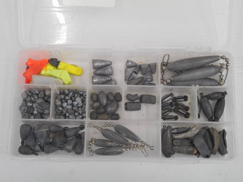 lot 200 image: Tray Full Of Assorted Weights & Sin...