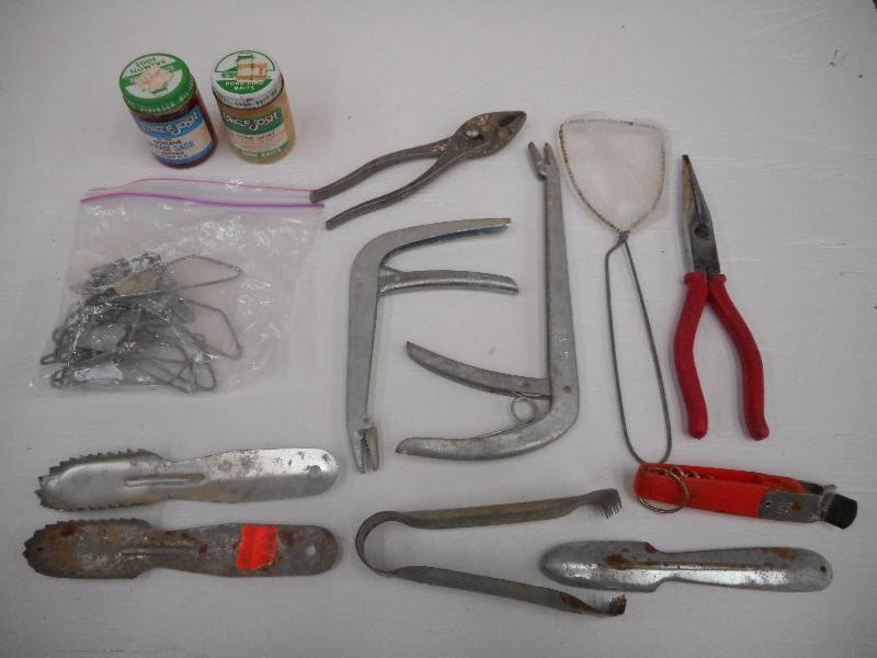 lot 239 image: Lot Of Assorted Fishing Tools, Wet ...