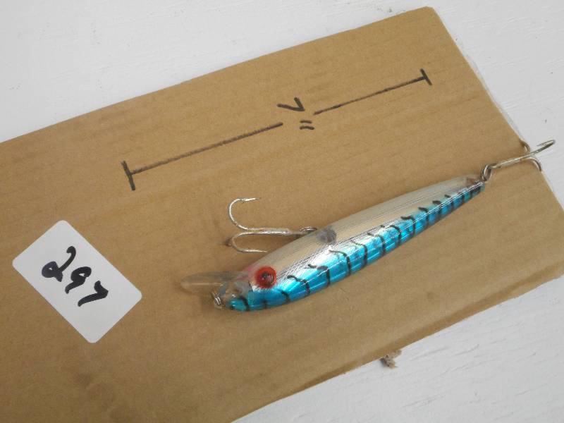 lot 297 image: (1) 7 Muskie Crankbait Lure ...
