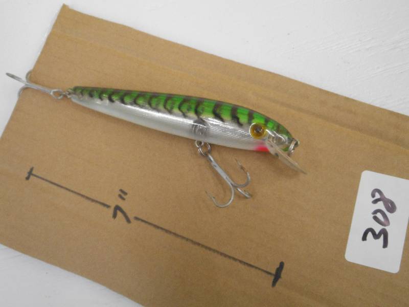 lot 308 image: (1) 7 Muskie Crankbait Lure ...