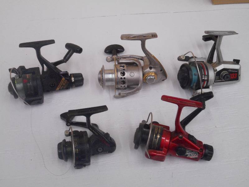 lot 322 image: Lot Of (5) Assorted Spinning Reels ...
