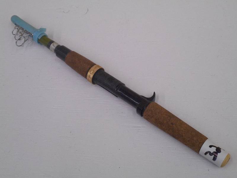lot 323 image: Unmarked Telescoping Fishing Pole, ...