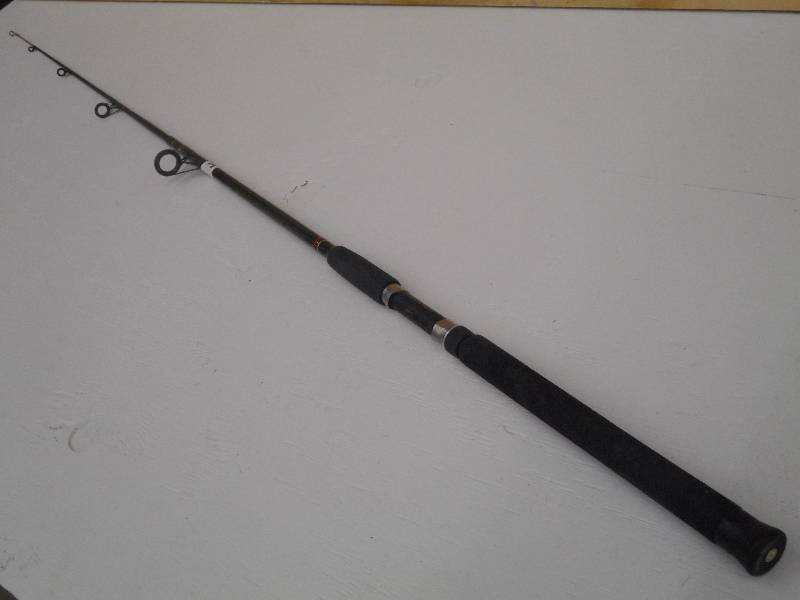 lot 332 image: Zebco Rhino 66 Medium Heavy Actio...