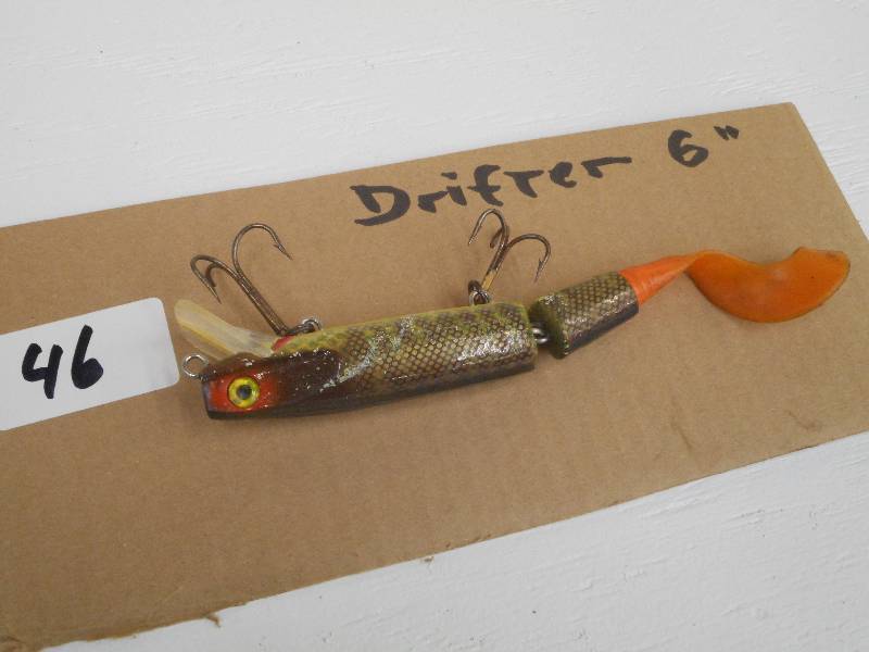 lot 46 image: (1) 6 Drifter Muskie Lure ...