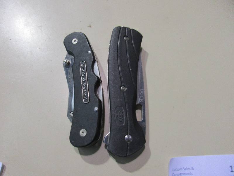 2 Buck Knives