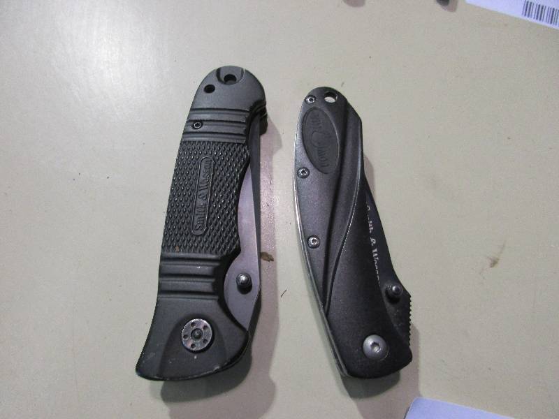 2 Buck Knives