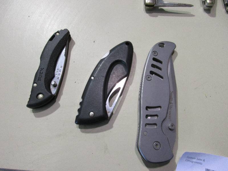 3 Buck Knives