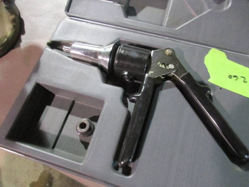 Rivet Gun