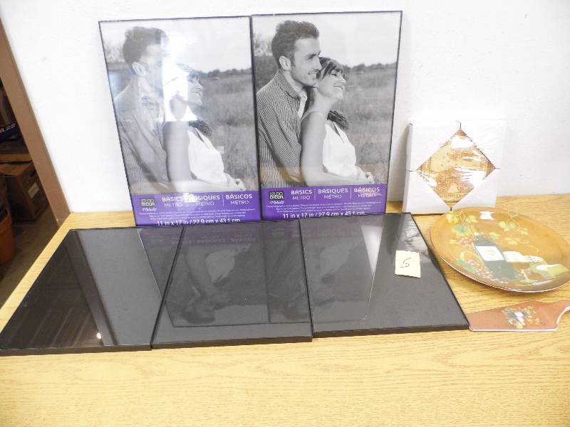 lot 5 image: New Picture Frames, Trivet,  Serving Plate
